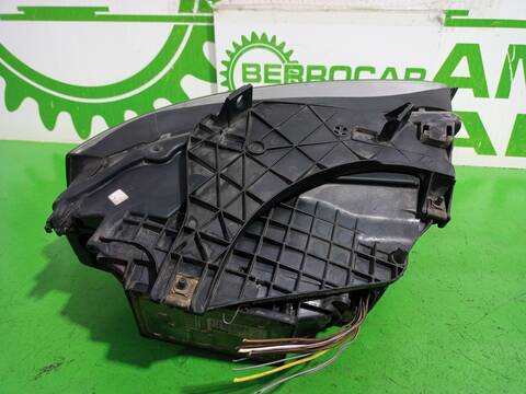 Foto 3ª: Faro Derecho Audi A4 2.5 TDI 120KW) BERLINA 163CV (2004)