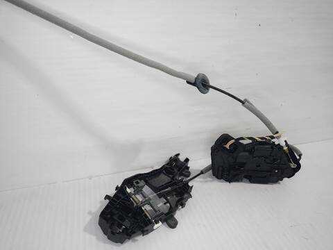 Foto 3ª: Cerradura Puerta Trasera Izquierda Volkswagen Touran ADVANCE BMT 110CV [CRKB] (2015)