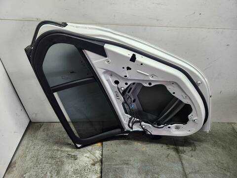 Foto 2ª: Puerta Trasera Derecha Bmw Serie 1 114 M135I XDRIVE 306CV 225KW [B48E] (2022)