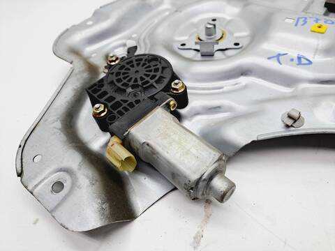 Foto 3ª: Elevalunas Manual Trasero Derecho Kia Cerato 2.0 TD CAT 112CV 83KW [D4EA] (2005)