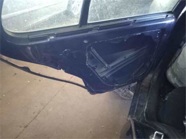 Foto 3ª: Puerta Trasera Izquierda Volkswagen Golf 1.9 TDI [AJM]