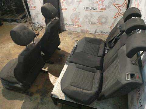 Foto 4ª: Asientos Traseros Volkswagen Polo ADVANCE BLUEMOTION 75CV 55KW [CUSA] (2017)