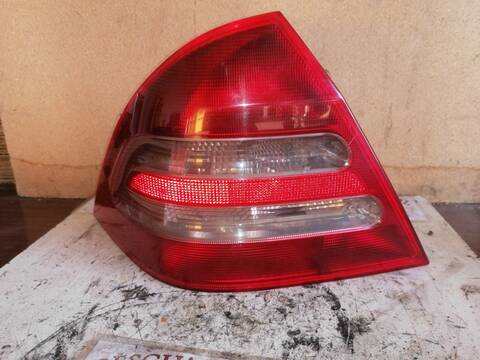 Piloto Trasero Izquierdo Mercedes Clase C 160 OM611962 BERLINA