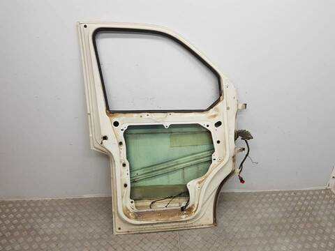 Foto 2ª: Puerta Delantera Izquierda Volkswagen Transporter T5 COMBI (2004)