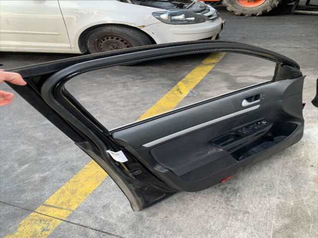 Foto 2ª: Puerta Delantera Izquierda Volkswagen Golf 2.0 TDI 140CV [CBD] (2010)