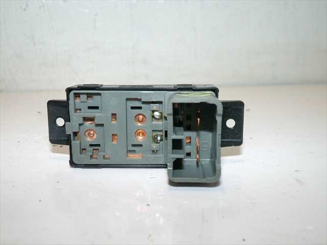 Foto 3ª: Botonera Elevalunas Ssangyong Korando 2.0 D 2010-2019 [671950] (2013)