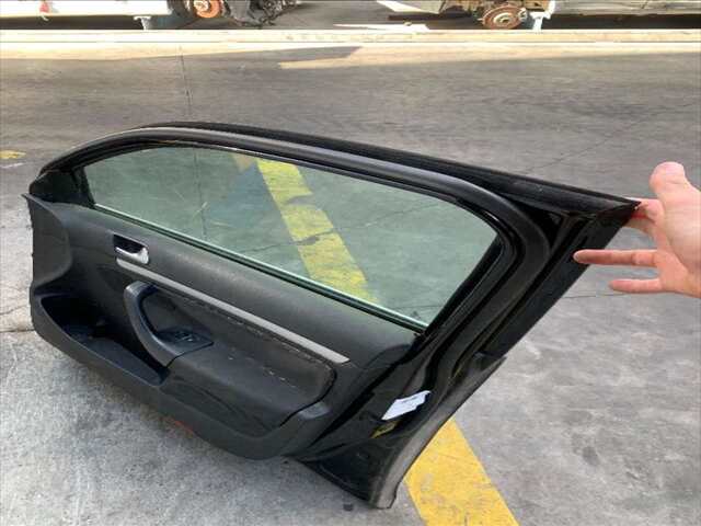 Foto 2ª: Puerta Delantera Derecha Volkswagen Golf 2.0 TDI 140CV [CBD] (2010)