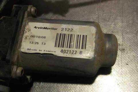 Foto 4ª: Elevalunas Eléctrico Delantero Derecho Nissan Pathfinder 2.5 DCI XE 171CV 126KW [YD25DDTI] (2008)