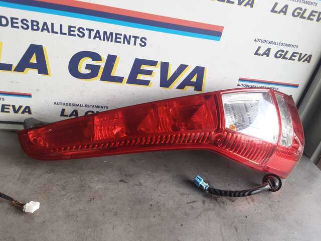 Piloto Trasero Izquierdo Honda Crv 2.2 CTDI140CV RE2/4/5/6/7 DESDE MODELO 2007)