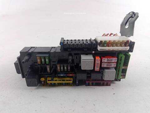Foto 1ª: Caja Reles Fusibles Mercedes Clase E 180 E 500 4-MATIC 212.090) [M 273.970] (2009)