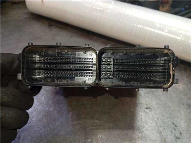Foto 3ª: Centralita Motor ECU Audi A3 2.0 35 TDI BÁSICO [2.0 LTR. - 110 KW 16V TDI]