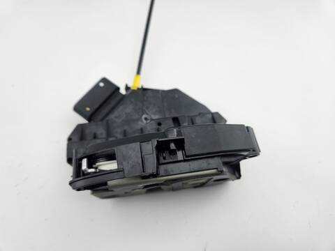 Foto 3ª: Cerradura Puerta Trasera Izquierda Ford Kuga ST-LINE 119CV 88KW [XRMC] (2019)
