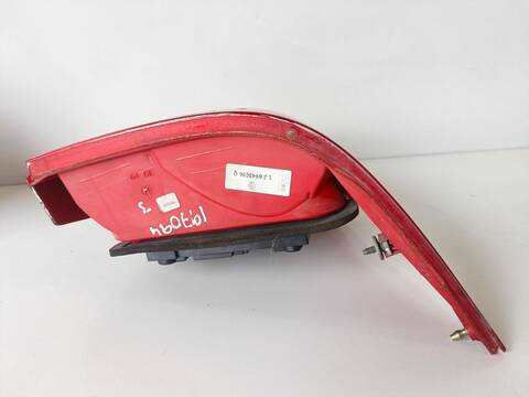 Foto 1ª: Piloto Trasero Derecho Volkswagen Golf CONCEPTLINE 4MOTION 90CV (2000)