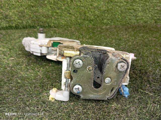 Cerradura Puerta Delantera Derecha Nissan Patrol 3.0 D GR Y61 3P