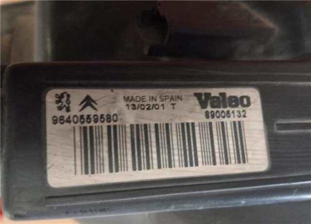 Foto 3ª: Faro Izquierdo Peugeot 206 1.9 D [WJY]