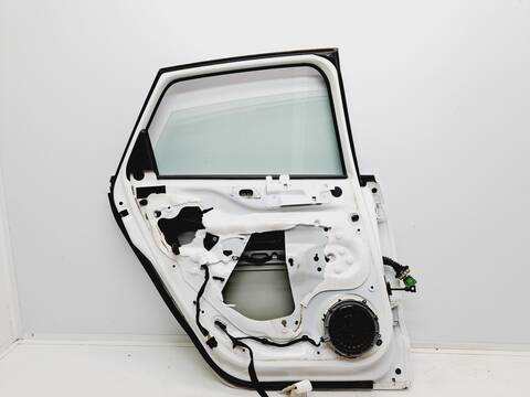 Foto 3ª: Puerta Trasera Izquierda Citroen C4 1.6 HDI FAP 92CV 68KW [9H06] (2015)