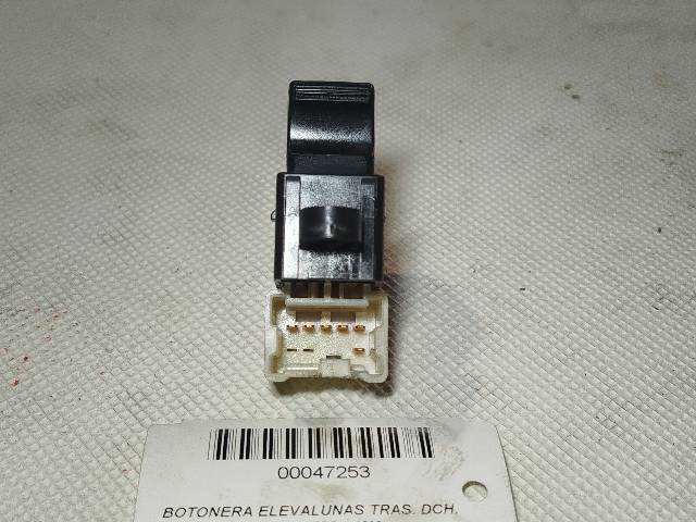 Foto 3ª: Botonera Elevalunas Nissan Patrol 2.8 TD [RD28ETI] (1999)