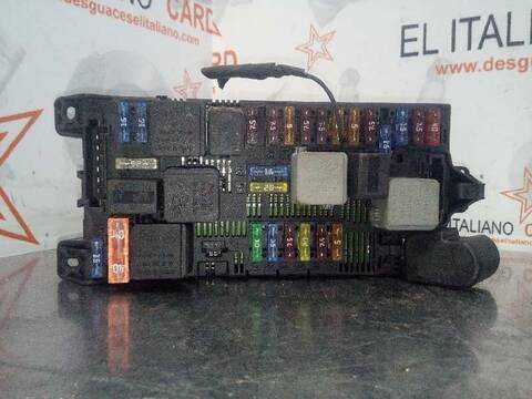 Foto 3ª: Caja Reles Fusibles Mercedes Clase C 160 350 219.356) 272CV 200KW [272964] (2004)