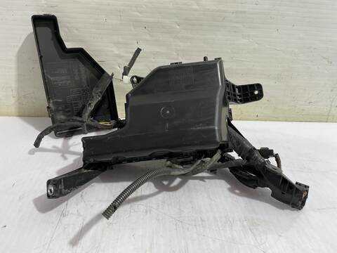 Foto 3ª: Caja Reles Fusibles Toyota Prius BASIS 78CV 57KW [1NZFXE] (2009)