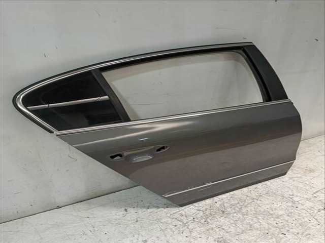 Foto 2ª: Puerta Trasera Derecha Volkswagen Passat 2.0 TDI 16V 140CV 103KW [BKP,CBAB] (2005)