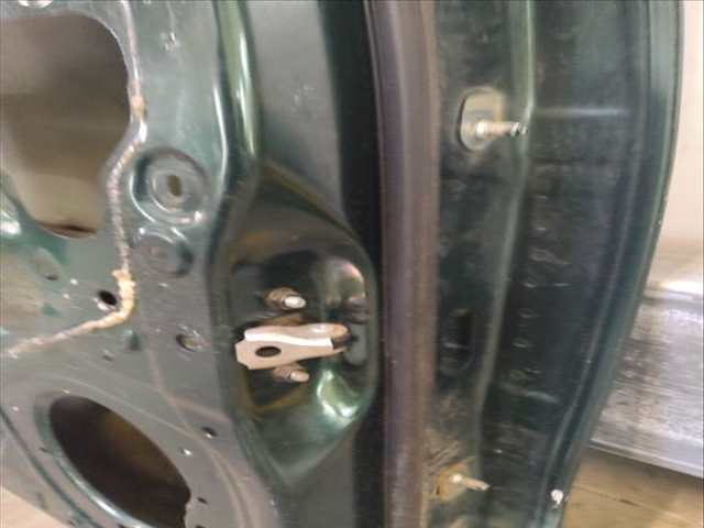 Puerta Trasera Izquierda Nissan Navara 190 CV 140KW
