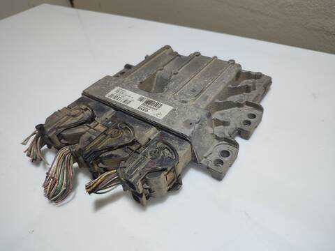 Foto 2ª: Centralita Motor ECU Renault Scenic VERSION INDEFINIDA (2010)