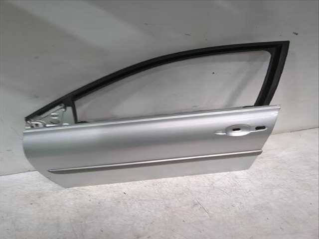 Foto 3ª: Puerta Delantera Izquierda Renault Megane 1.5 DCI LM1F) 86CV [K9K 724] (2003)