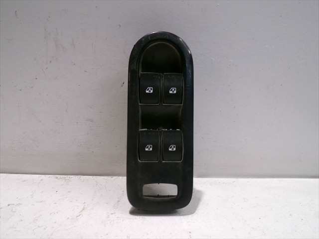 Foto 1ª: Botonera Elevalunas Renault Megane 1.5 DCI SEDAN,2002-2008 [K9KF7] (2004)