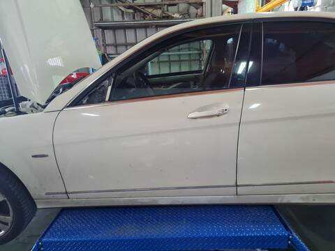 Puerta Delantera Izquierda Mercedes Clase C 160 C 220 CDI 204.008) BERLINA 170CV 125KW