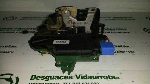 Foto 2ª: Cerradura Puerta Delantera Izquierda Volkswagen Polo 1.4 16V 75CV 55KW [BBY] (2002)