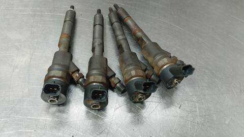 Foto 3ª: Inyectores Toyota Yaris BASICO 90CV 66KW (2005)