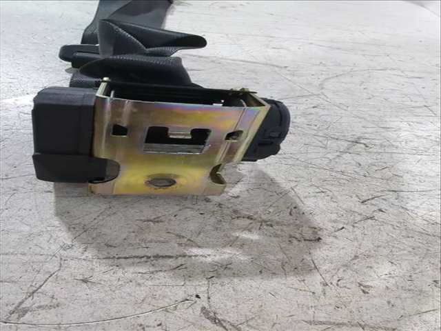Foto 3ª: Cinturón Trasero Derecho Ford Focus 1.8 TDCI 100CV 74KW [FFDA] (2004)