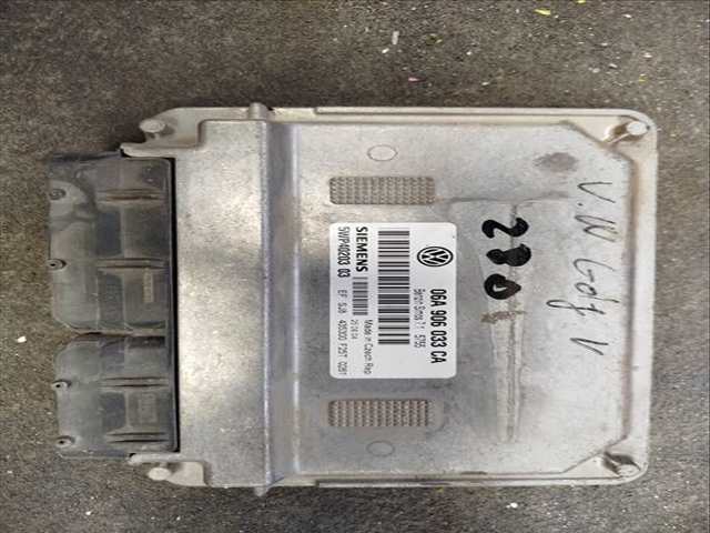 Foto 1ª: Centralita Motor ECU Volkswagen Golf VERSION INDEFINIDA (2003)