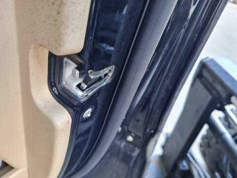 Foto 1ª: Cerradura Puerta Delantera Derecha Mercedes Clase ML 320 3.0 CDI W164) 224CV 165KW 164.122) [OM642940] (2005)