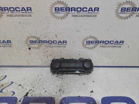 Foto 3ª: Mando Calefacción A. A. Mercedes Clase A 140 122CV (2012)