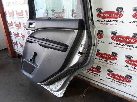 Foto 3ª: Puerta Trasera Derecha Ford Focus GHIA D) 109CV (2003)