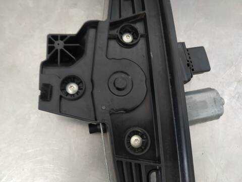 Foto 4ª: Elevalunas Manual Trasero Derecho Peugeot Rifter ACTIVE NAV STANDARD 131CV 96KW [YH01] (2022)