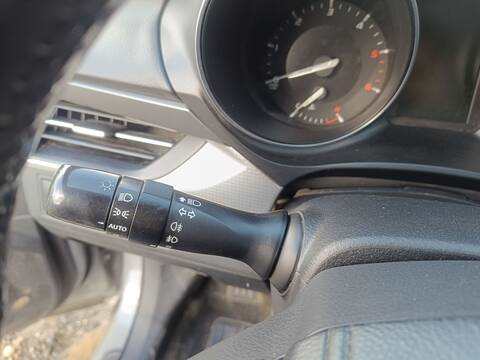 Mando Multifuncion Toyota Avensis BUSINESS ADVANCE 143CV 105KW