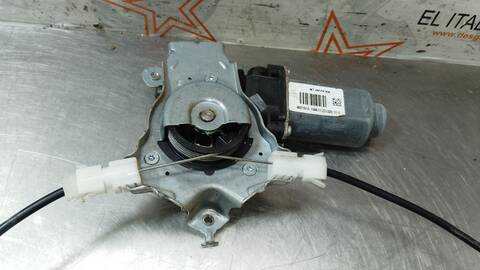 Foto 3ª: Elevalunas Manual Trasero Izquierdo Nissan Qashqai TEKNA PREMIUM 110CV 81KW [K9K430] (2011)