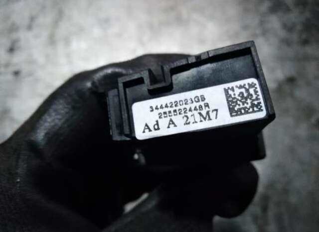 Foto 1ª: Mando Multifuncion Dacia Sandero 1.0 STEPWAY [1.0 LTR. - 54 KW 12V CAT] [B4DB400]