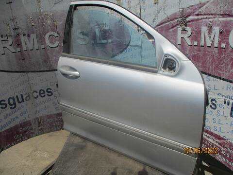 Foto 3ª: Puerta Delantera Derecha Mercedes Clase C 160 200 CDI 203.004) BERLINA 116CV 85KW [611962] (2000)