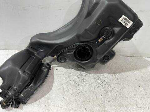 Foto 3ª: Deposito de Combustible Volkswagen Passat ADVANCE 131CV [AVF] (2000)