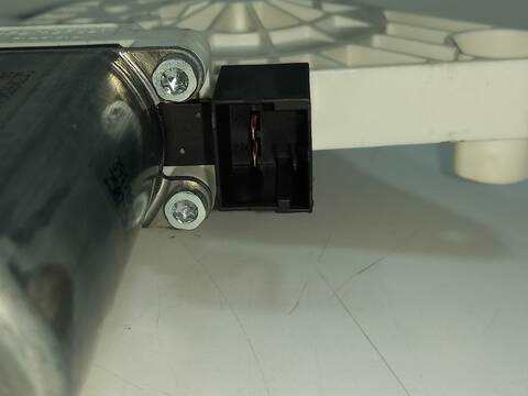 Foto 3ª: Elevalunas Eléctrico Delantero Izquierdo Volkswagen Passat CRLB BERLINA (2015)