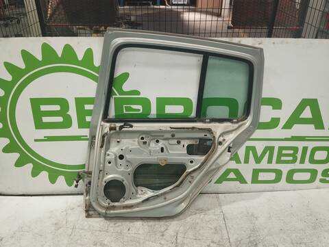 Foto 2ª: Puerta Trasera Derecha Renault Clio 1.5 DCI DIESEL 65CV 48KW [K9K700 / K9K704] (2002)