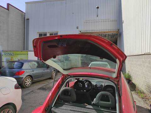 Portón Volkswagen New Beetle ATD BERLINA