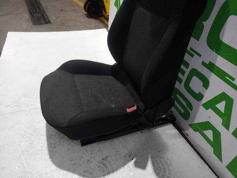 Foto 2ª: Asiento Delantero Derecho Opel Astra ESSENTIA 90CV [Z14XEP] (2004)