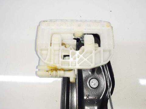 Foto 3ª: Elevalunas Manual Trasero Derecho Bmw Serie 1 114 116D ADVANTAGE 116CV 85KW [B37D15A] (2015)