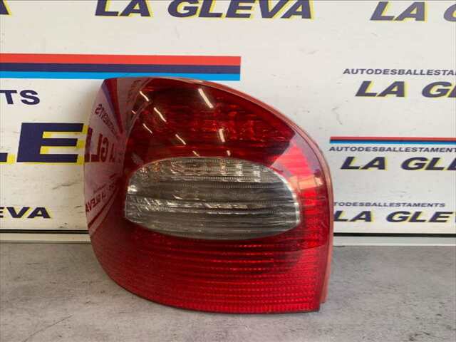 Foto 1ª: Piloto Trasero Izquierdo Citroen Xsara 1.6 HDI90CV PICASSO [9HX] (2008)