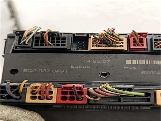 Centralita Motor ECU Skoda Fabia 1.2 YOUNG [1.2 LTR. - 51 KW 12V]