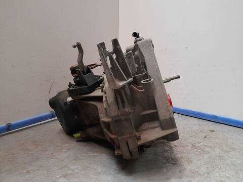 Foto 2ª: Caja Cambios Renault Megane CONFORT AUTHENTIQUE BERLINA 113CV 83KW II CLASSIC BERLINA [K4MT7] (2003)